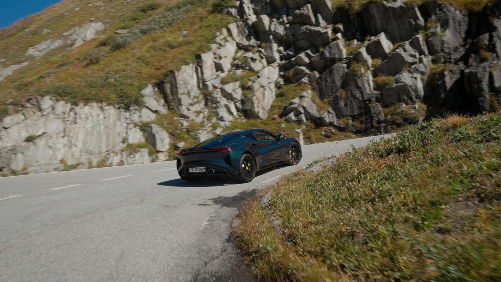 Dans la montée du col